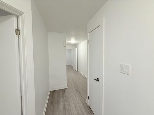 For Lease - 38 Burnhamthorpe Road Unit# Lower, Oakville, Ontario - Photo 1