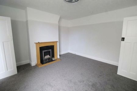 3 bedroom flat to rent - Photo 2