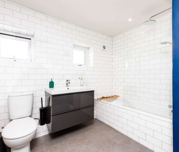 Cockpit Close, Woodstock, Oxfordshire, OX20 - Photo 2