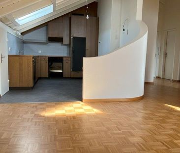 2.5-Zimmer Dachwohnung mit gedeckter Loggia und Lift - Photo 4