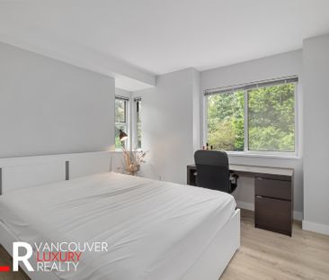 Townhouse in Burnaby, BC - Photo 6