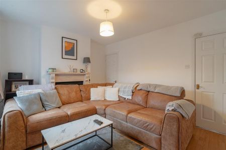 2 bedroom terraced house to rent - Photo 5