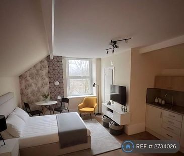 1 bedroom in a house share to rent - Photo 1