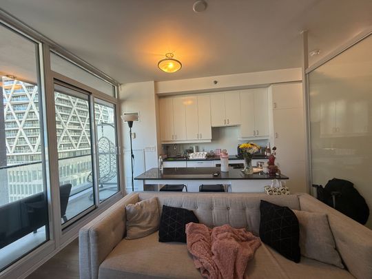 For Lease - 426 University Avenue Unit# 806, Toronto, Ontario - Photo 1