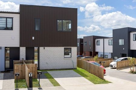 NEW LYNN, 3 BEDROOMS - Photo 4