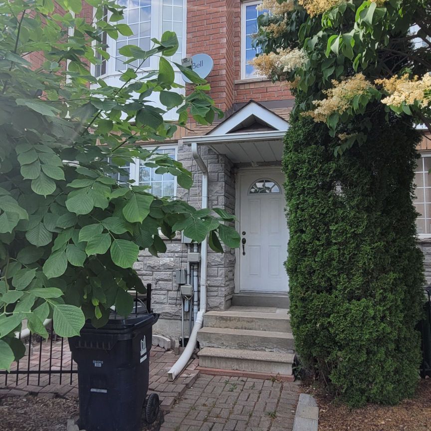 For Lease - 16B Gower Street Unit# Main, Toronto, Ontario - Photo 2