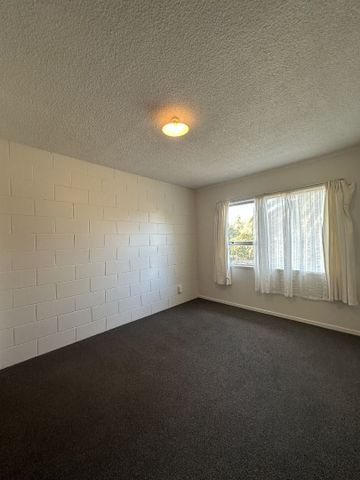 Tidy 2 bedroom Unit! - Photo 3