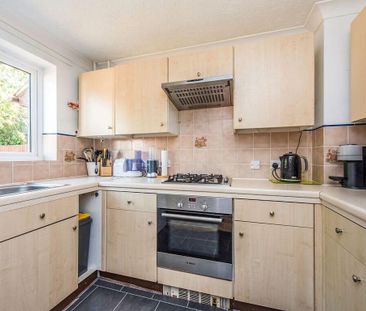 3 bedroom semi-detached house to rent - Photo 5