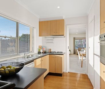 2/22 Chestnut Street, Surrey Hills - Photo 2