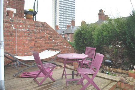 2 Bed - Wolseley Gdns, Jesmond - Photo 5