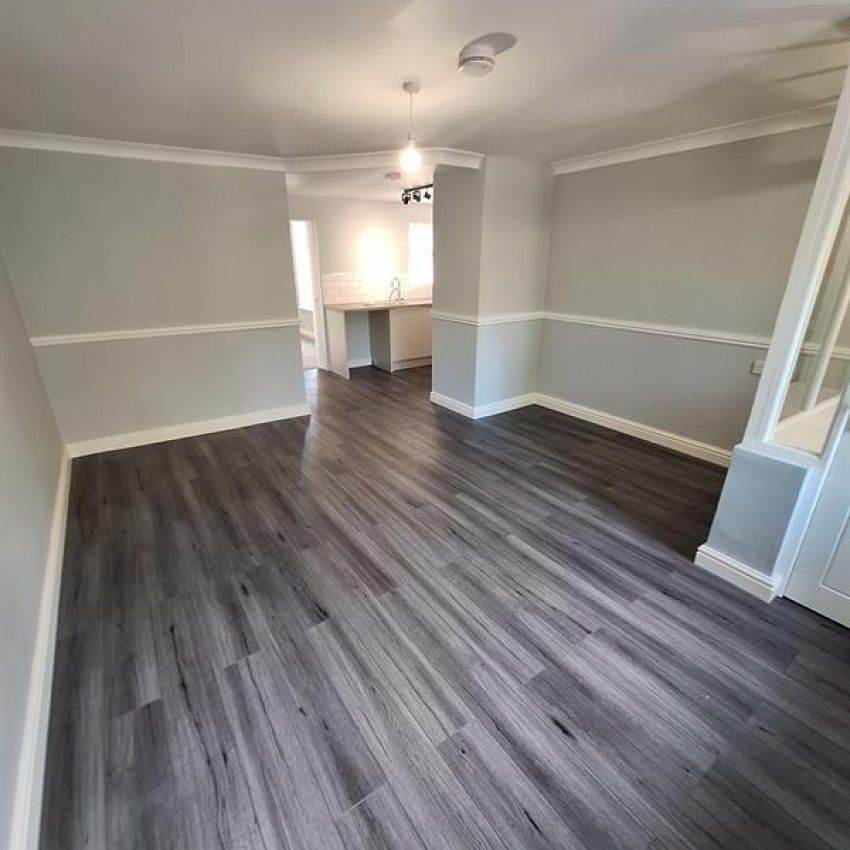 1 Bedroom Apartment To Let - Photo 1