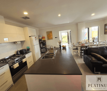 Stunning Modern 4-Bedroom Fully Furnished Home in New Estate - Photo 1