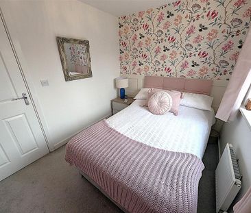 3 bedroom semi-detached house to rent - Photo 4