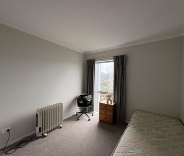 Spacious 4-Bedroom Townhouse in Prime Forest ... - Photo 6