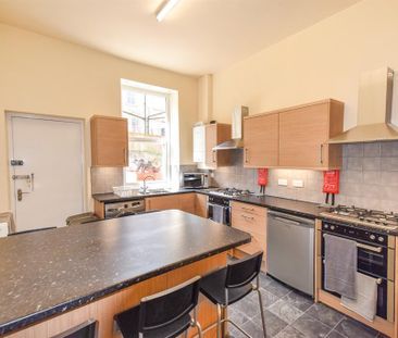 1 bedroom in a house share to rent - Photo 3