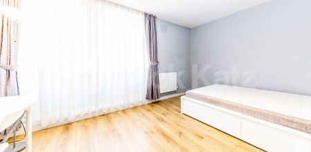 Fantastic spacious three bed mins to UCL, SOAS, Regents Park and tube - Photo 3