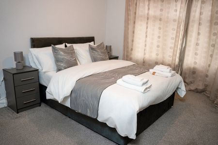 4 Bed Semi-Detached House, Rothesay Road, M8 - Photo 5
