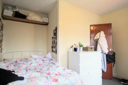 4 bedroom terraced house to rent - Photo 4
