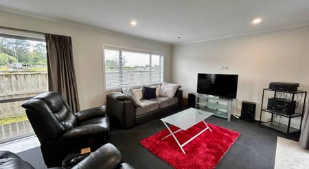 Beautifully presented four-bedroom property located in Flagstaff. - Photo 3