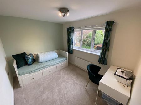 4 bedroom detached house to rent - Photo 4