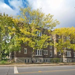 1 CH - 1 SDB - Westmount - $1,695 /mo - Photo 2