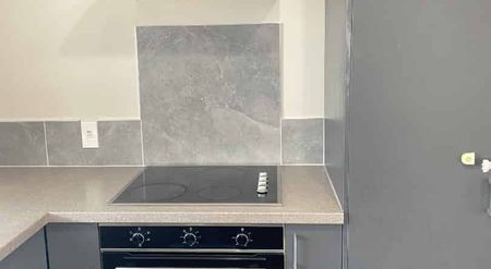 3 bedrooms in Henderson - Photo 5