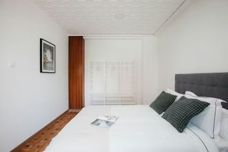 Gran Vía de Fernando el Católico, Valencia, Valencian Community 46008 - Photo 5