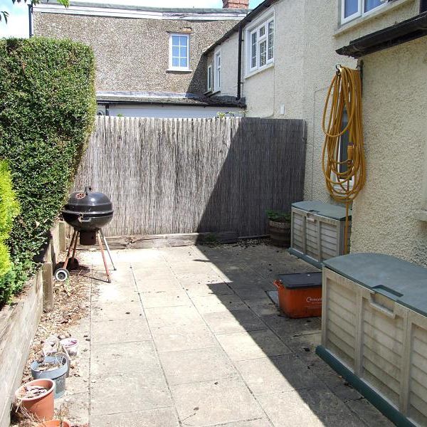 3 bedroom end of terrace to rent Coxwell Road, Faringdon, SN7 - Photo 1