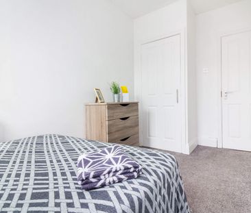 390 KIRKSTALL ROAD Leeds - LS4 2HQ - Photo 2