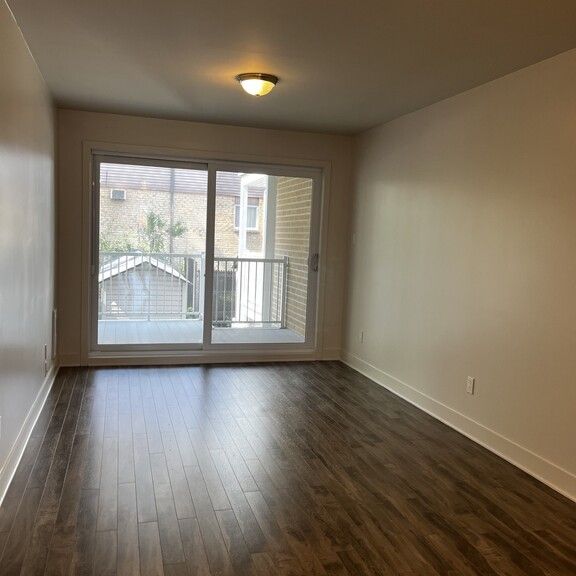 APPARTEMENT 4 1-2 + GRAND BALCON À LOUER - Photo 1