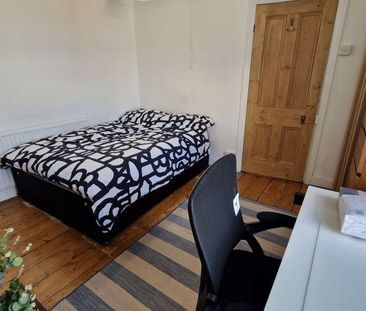 5 bedroom terraced house to rent - Photo 5