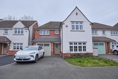 4 bedroom detached house to rent - Photo 5