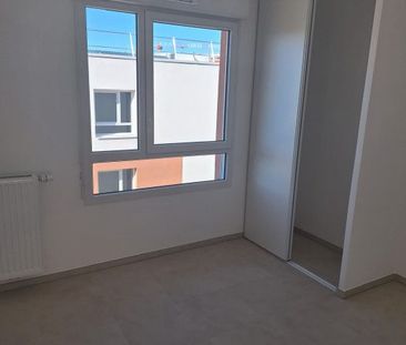 T4 NEUF AVEC LOGGIA + PARKINGS - Photo 2