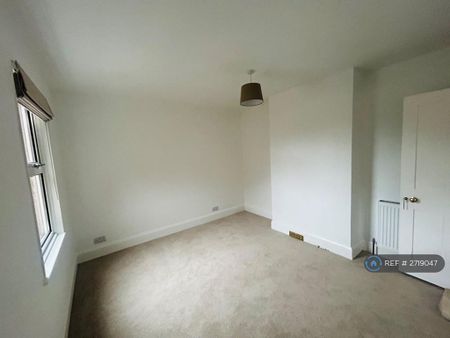 2 bedroom maisonette to rent - Photo 4