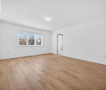 7829 BUCKEYE CRESCENT, Niagara Falls, Ontario, L2H0P1 - Photo 5