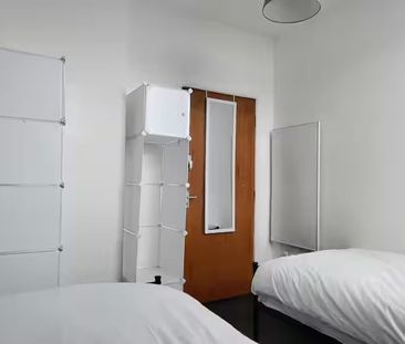 3 Bed Flat, The Study, M6 - Photo 3