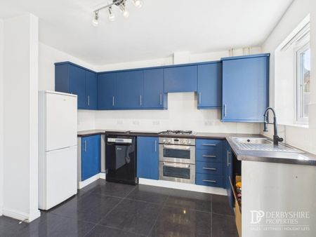4 Bedroom Town House - Photo 4