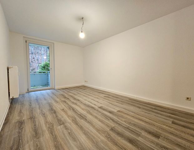 Schön renoviert Wohnung, in ruhiger Lage mit Balkon - Photo 1