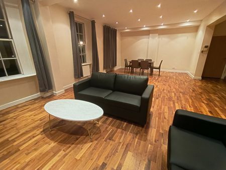 3 Bed Terraced House, The White House, BS1 - Photo 2