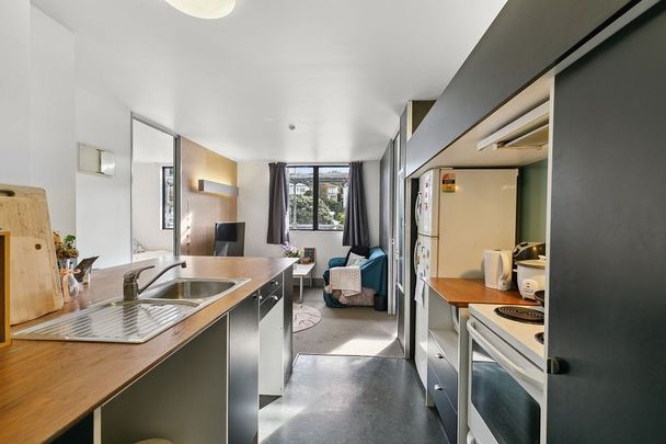 Ready to move in - fully furnished unit - Photo 1