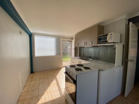 Low Maintenance - Well Maintained Unit - Photo 1