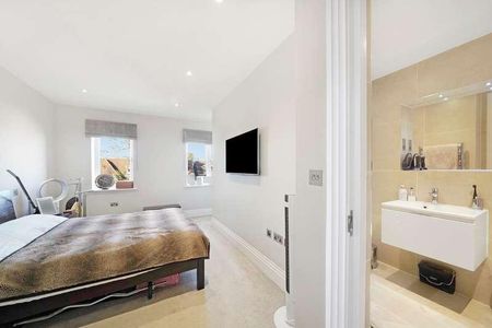 Aspen Place, Bushey Heath, WD23 - Photo 3