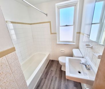 For Lease - 1 Osler Court Unit# 305, Hamilton, Ontario - Photo 5