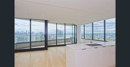 Modern Living with Stunning Ocean, Park & City Views – 2 Bed, 2 Bath, 2 Parking (Stacker) - Photo 4