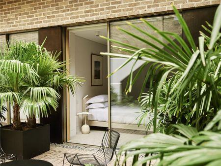 3 bedroom flat to rent - Photo 2