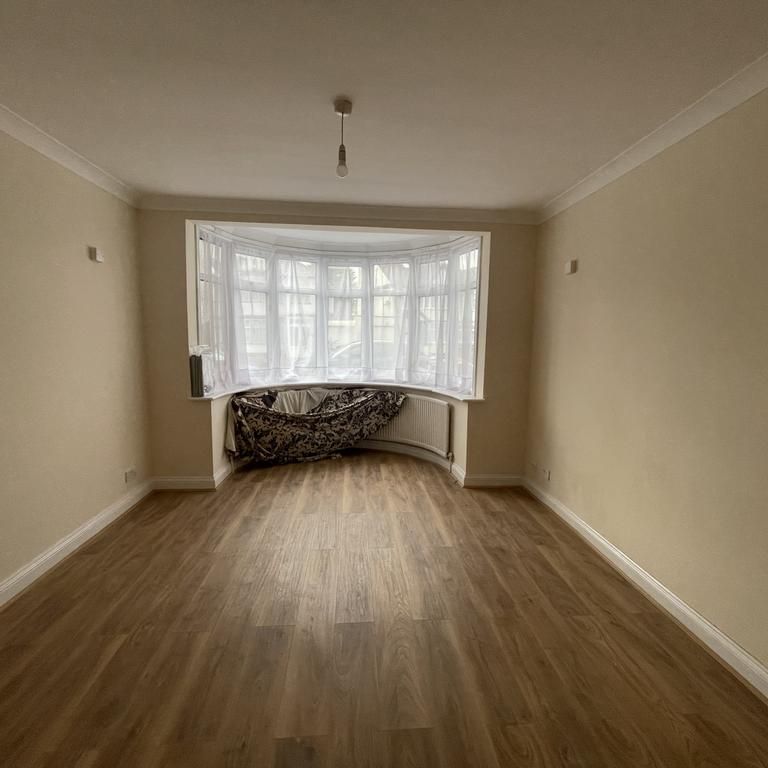 1 bedroom semi-detached house to rent - Photo 1