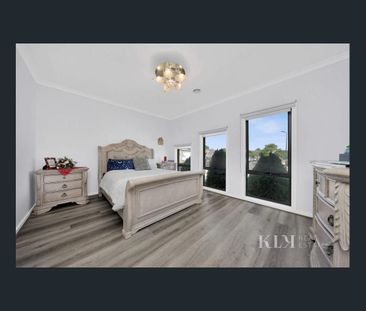 Where Style Meets Space - Photo 5