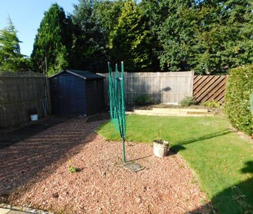 2 bedroom semi-detached bungalow to rent - Photo 3