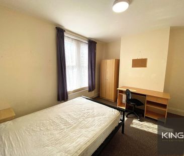 4 bedroom terraced house to rent - Photo 6