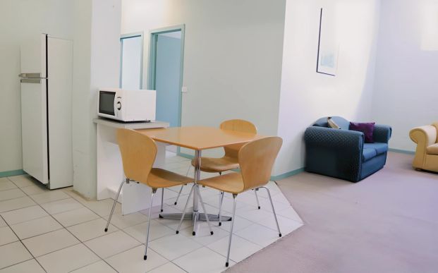 3 Bedroom Apartment Whole apartment - Photo 1